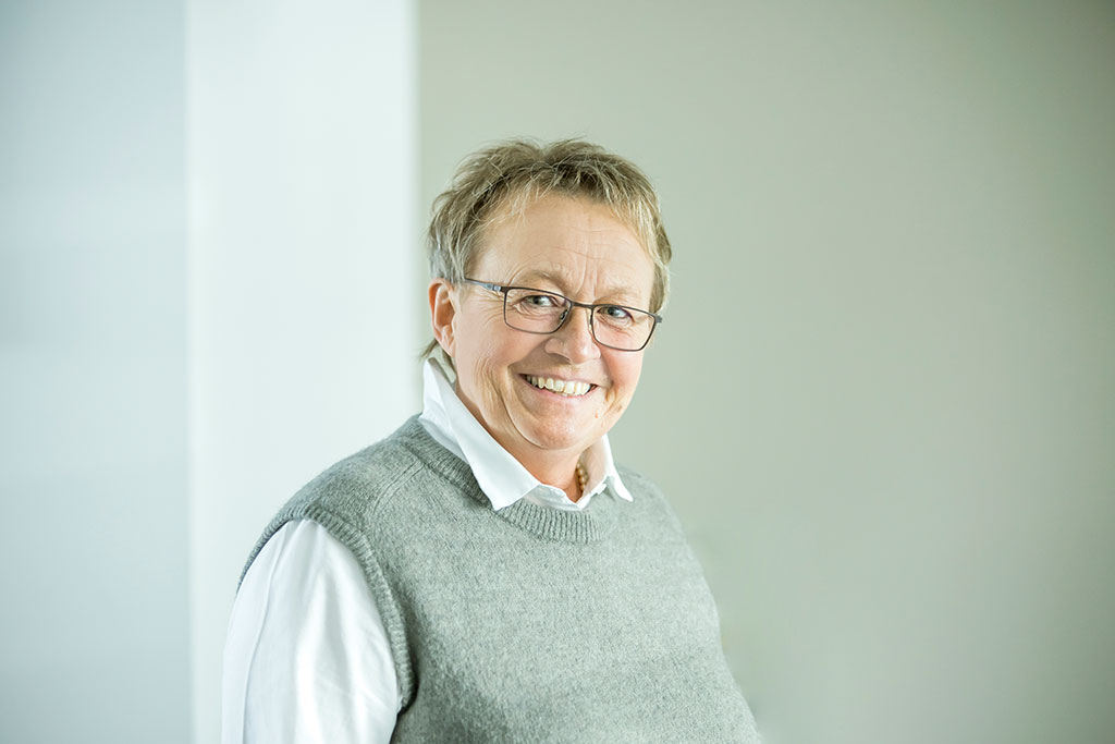 9426-IN22046.jpg