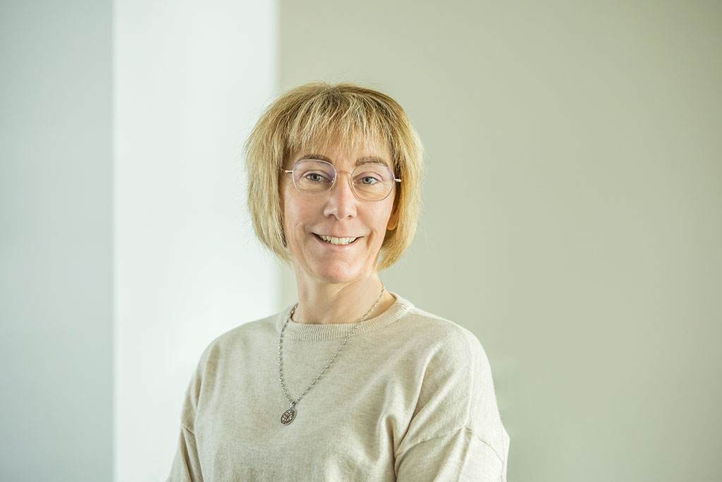 9685-IN22046.jpg